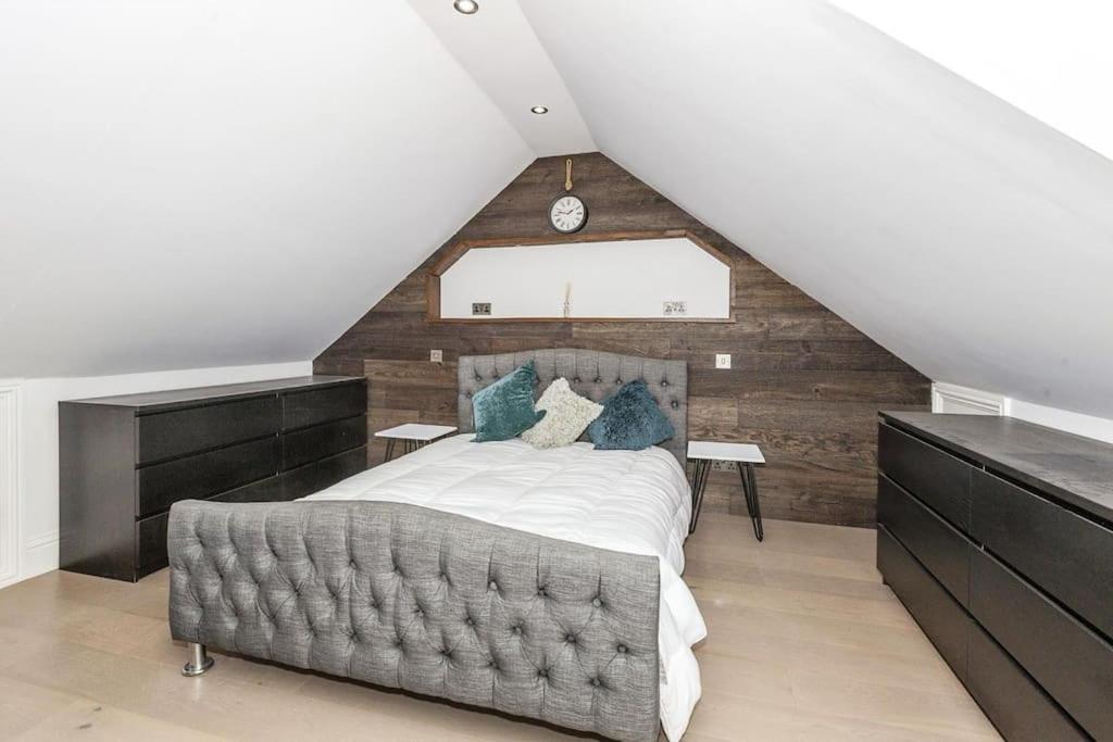 Lovely 2-Bed In Windsor Free Parking, 1 Mile From Legoland Екстер'єр фото